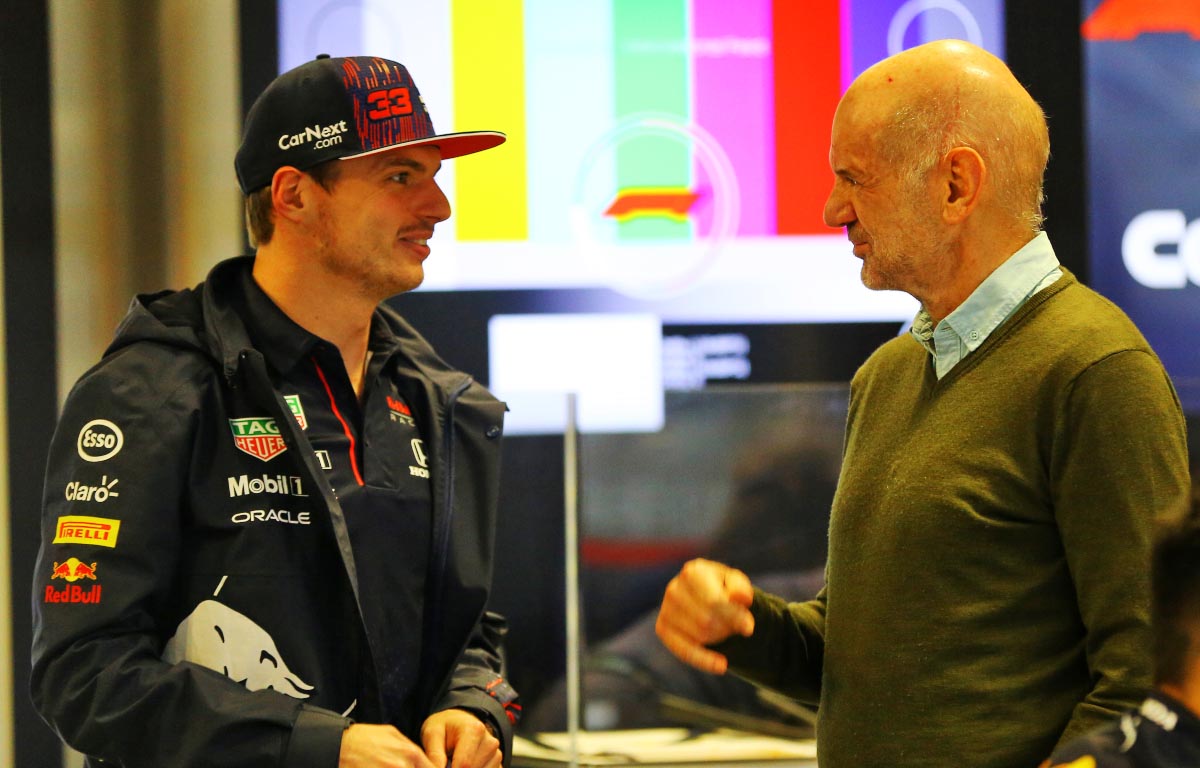 Newey obožuje Maxa Newey obožuje Maxa