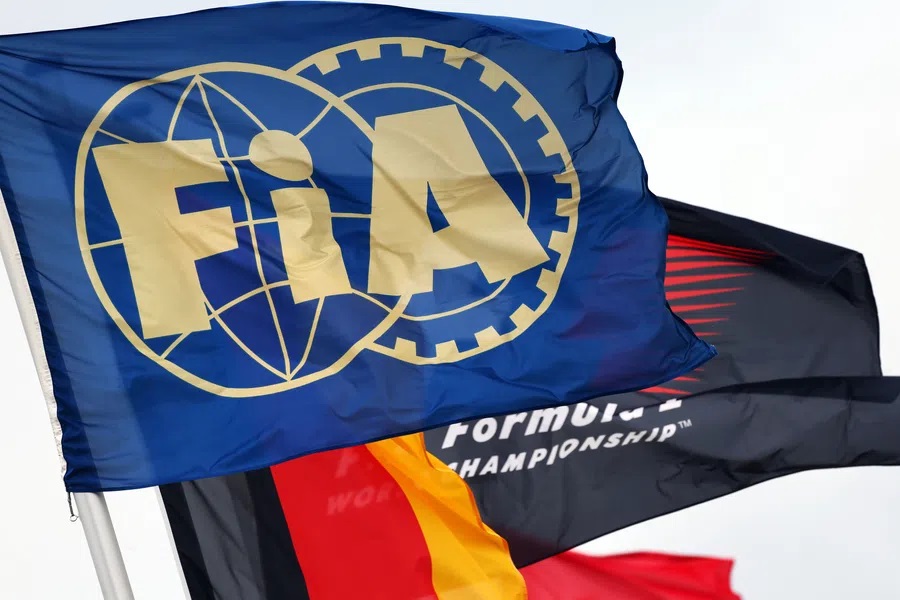 Občinstvo izžvižgalo FIA-o