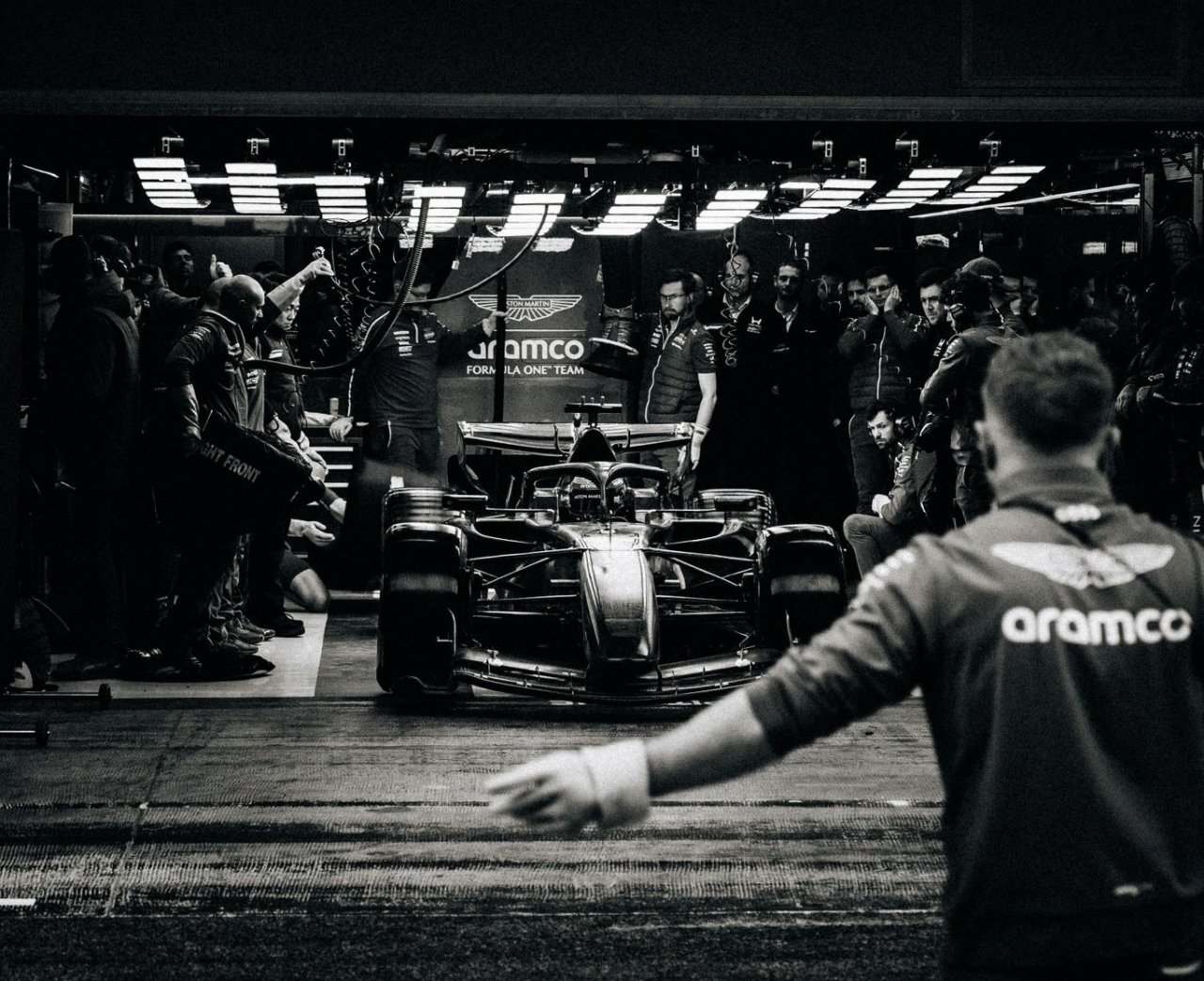 Radikalni Aston Martin razkrit z revolucionarnim dizajnom Radikalni Aston Martin razkrit z revolucionarnim dizajnom