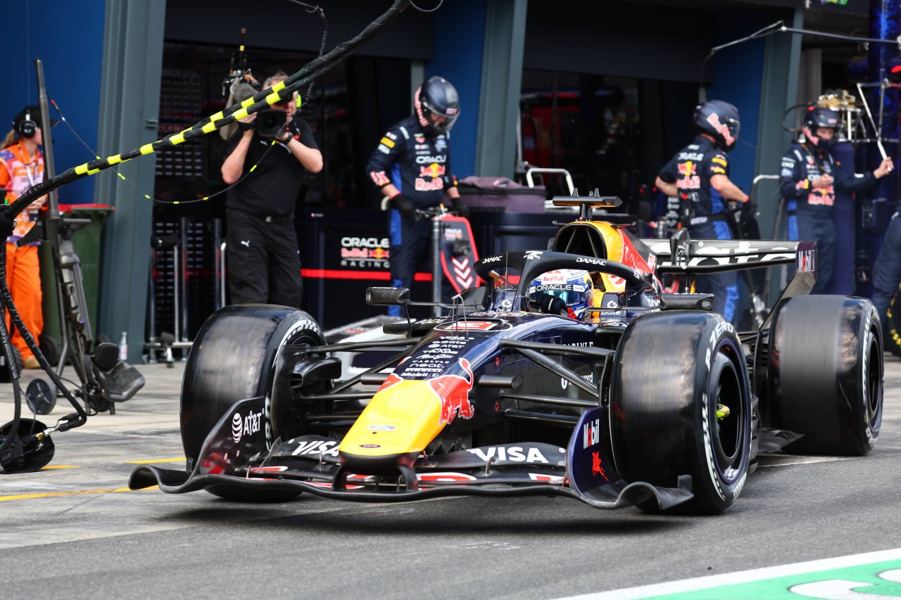 Prednost Mercedesa zaradi električne tehnologije