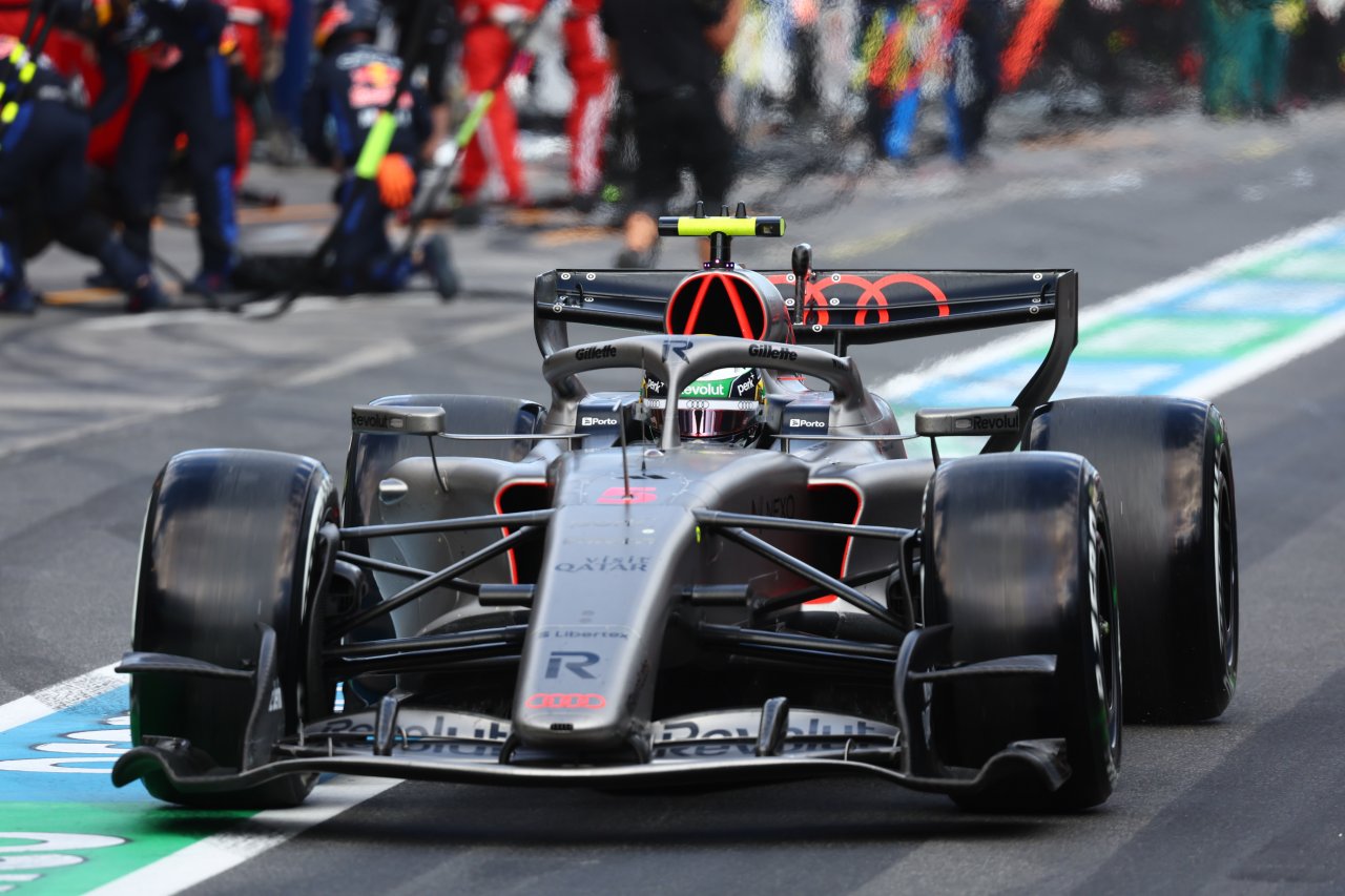 Prednost Mercedesa zaradi električne tehnologije