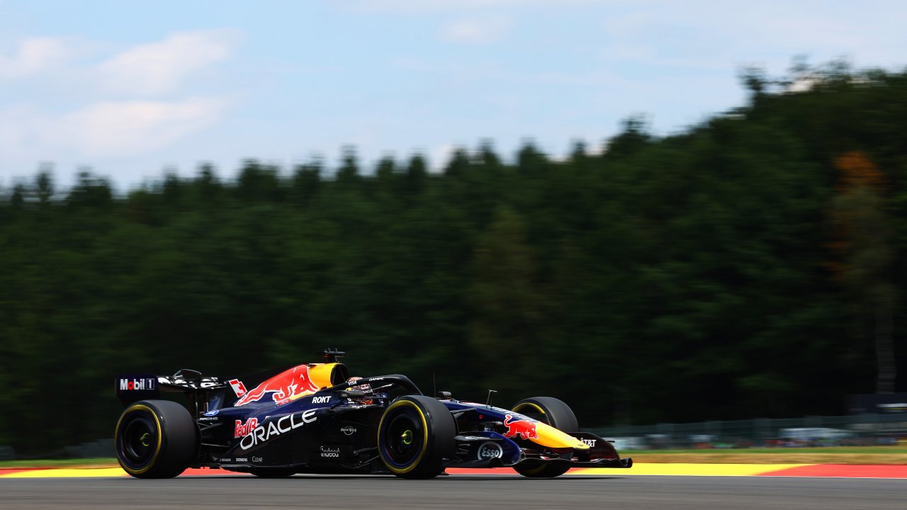 Verstappen najhitrejši na prvem treningu Verstappen najhitrejši na prvem treningu