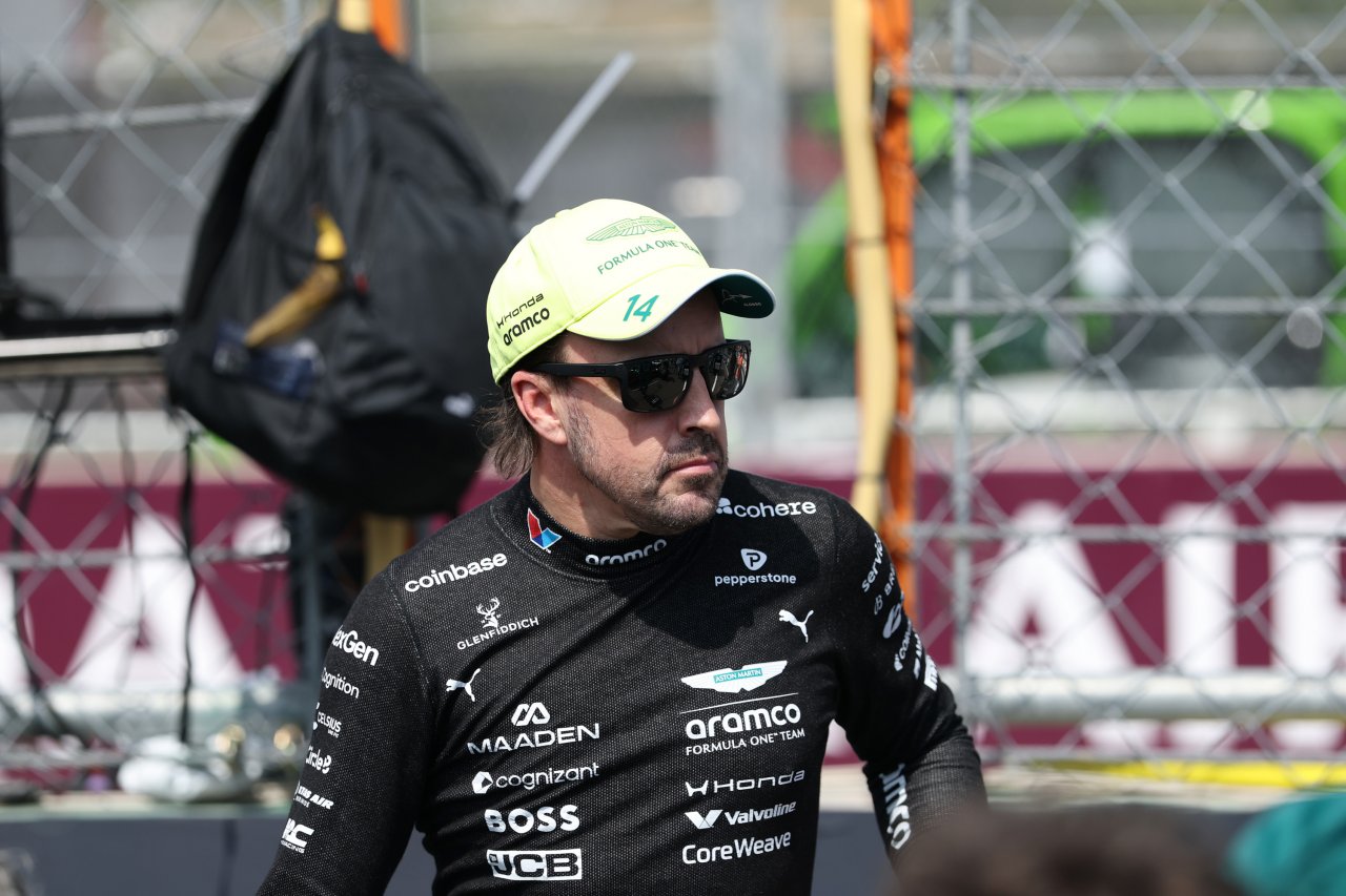 Prepričan sem, da Alonso ostaja pri Aston Martinu Prepričan sem, da Alonso ostaja pri Aston Martinu