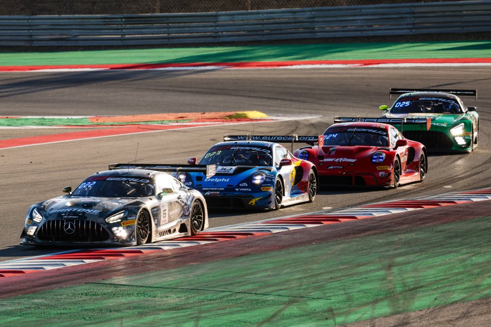 Verstappen po kazni deveti, naš Kastelic pred Valentinom Rossijem